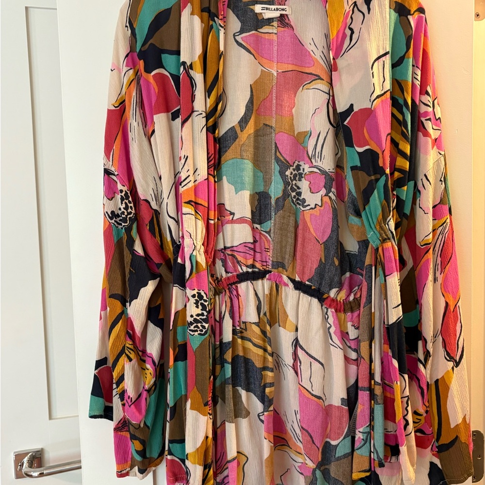 Billabong Pink and Cream Floral Kimono - Picture 3 of 4